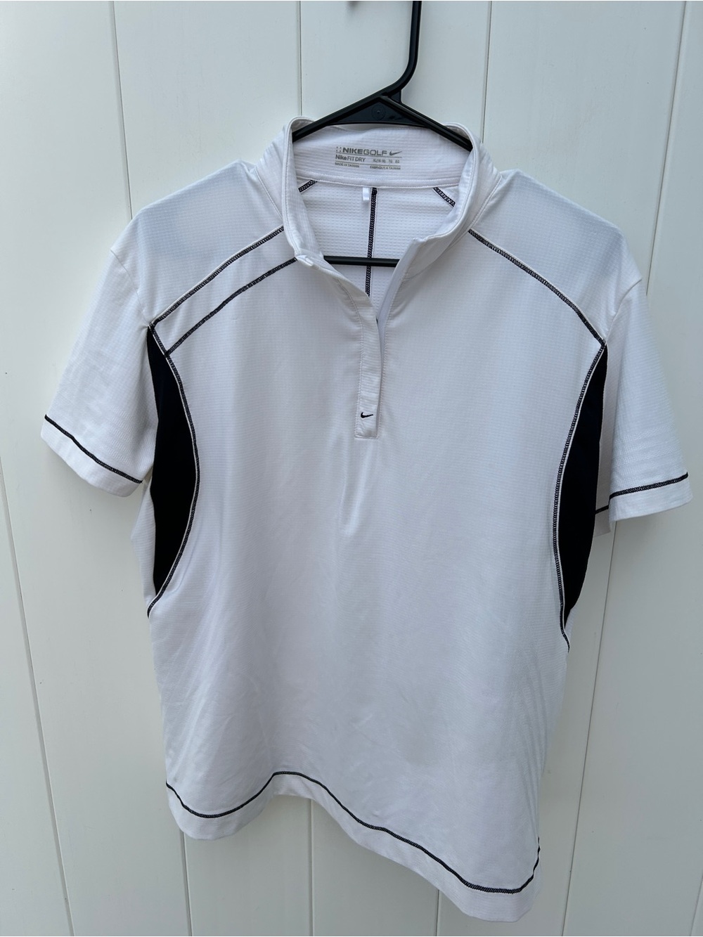 Nike White and Black Short Sleeve Performance Golf Shirt